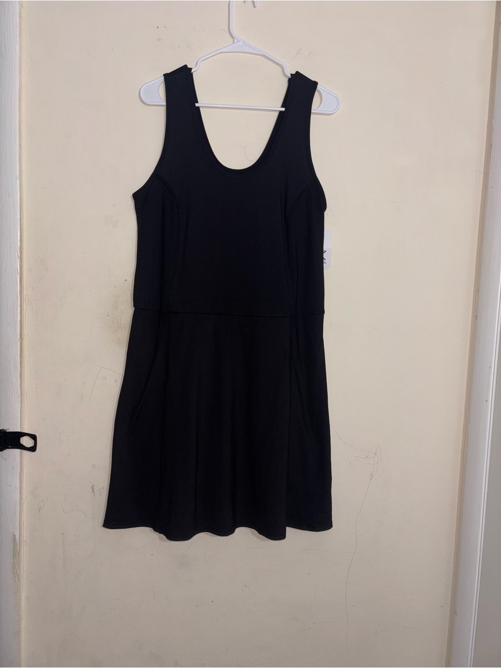 Women's Xersion Athletic Dress with
Built in Shorts -‎ New with Tags Size
XL T